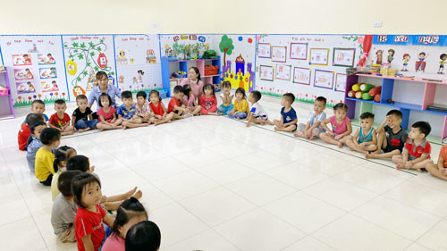 Giờ học của cô và trò Trường mầm non Quảng Chu