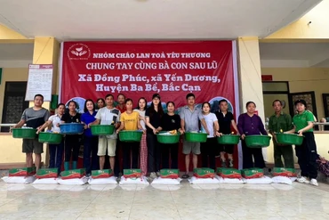 Trao quà hỗ trợ người dân bị thiệt hại do lũ quét tại xã Đồng Phúc và Yến Dương