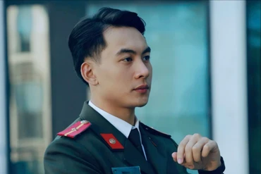 Nụ cười "tỏa nắng" của Thế Văn.