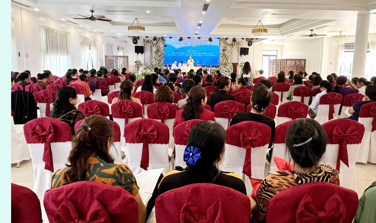 Đông đảo cán bộ, hội viên phụ nữ tham gia Hội nghị tư vấn đối thoại chính sách về BHXH và BHYT. bao-hiem-2.jpg