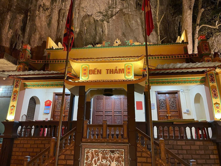 Đền Thắm hiện đã được chỉnh trang, sẵn sàng phục vụ du khách thập phương đến cầu tài, cầu lộc đầu năm mới. den-tham-2.jpg