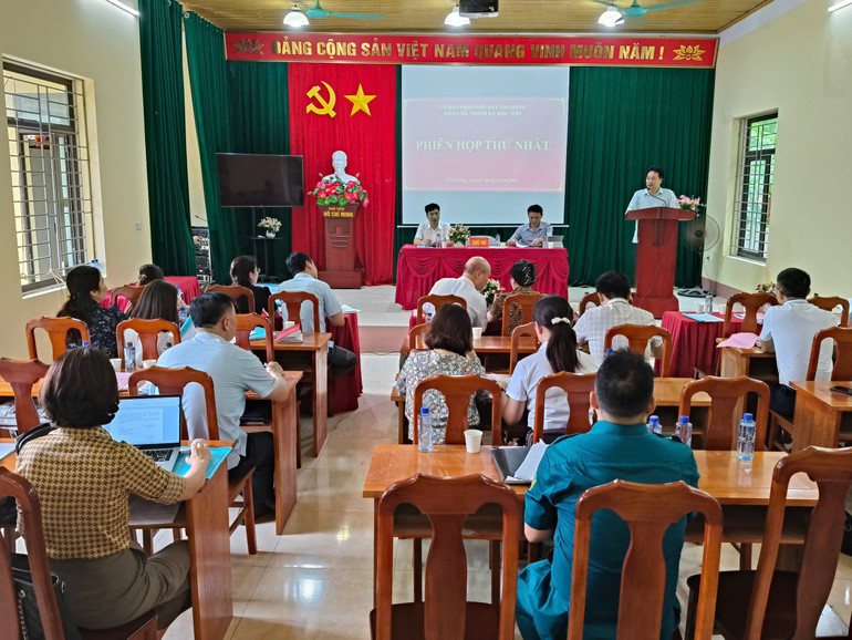Phiên họp thứ nhất của UBND xã Cẩm Giàng. cam-giang-3.jpg