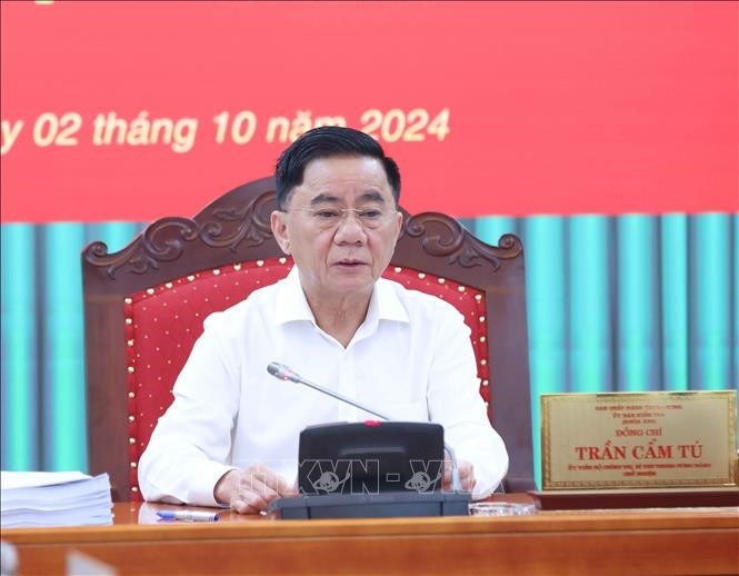 Đồng chí Trần Cẩm Tú, Ủy viên Bộ Chính trị, Bí thư Trung ương Đảng, Chủ nhiệm Uỷ ban Kiểm tra Trung ương chủ trì Kỳ họp. Ảnh: Phương Hoa - TTXVN Đồng chí Trần Cẩm Tú, Ủy viên Bộ Chính trị, Bí thư Trung ương Đảng, Chủ nhiệm Uỷ ban Kiểm tra Trung ương chủ trì Kỳ họp. Ảnh: Phương Hoa - TTXVN
