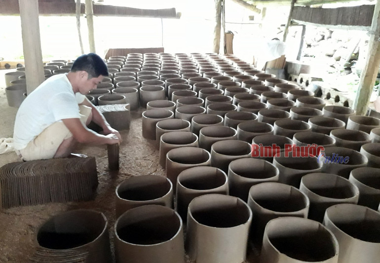 Sản phẩm làng nghề thủ công truyền thống của Cao Bằng đến nay vẫn được gìn giữ và phát triển. Sản phẩm làng nghề thủ công truyền thống của Cao Bằng đến nay vẫn được gìn giữ và phát triển.