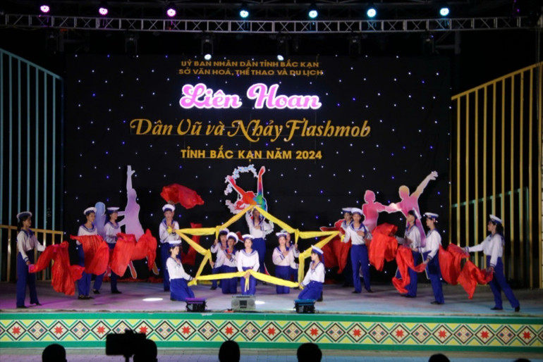 lien-hoan-dan-vu-273-8346.jpg