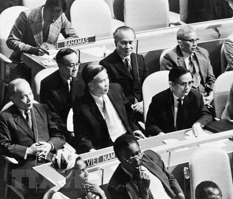 Ngày 20/9/1977, tại khóa họp thứ 32, Đại hội đồng Liên hợp quốc thông qua Nghị quyết công nhận Việt Nam là thành viên của Liên hợp quốc. (Ảnh: TTXVN) Ngày 20/9/1977, tại khóa họp thứ 32, Đại hội đồng Liên hợp quốc thông qua Nghị quyết công nhận Việt Nam là thành viên của Liên hợp quốc. (Ảnh: TTXVN)