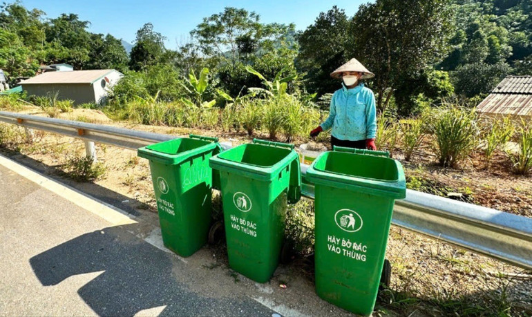 Mô hình phân loại, thu gom, xử lý chất thải rắn sinh hoạt tại xã Dương Quang, TP. Bắc Kạn. z5966722793640-773e3d164af68c730e431369abbe7a8d-2537-7302.jpg
