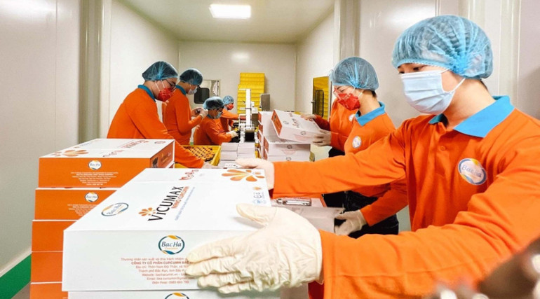 Quy trình đóng gói sản phẩm Curcumin của Công ty Cổ phần Công nghệ dược liệu Bắc Hà, thành phố Bắc Kạn. 5811-d78044658.jpg