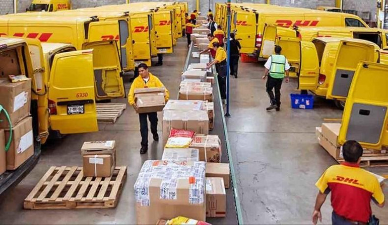 Alibaba.com đã hợp tác với các công ty giao hàng nhanh quốc tế như UPS và DHL, với mục tiêu hỗ trợ xuất khẩu hàng hóa Việt Nam đến hơn 200 quốc gia và vùng lãnh thổ. Alibaba.com đã hợp tác với các công ty giao hàng nhanh quốc tế như UPS và DHL, với mục tiêu hỗ trợ xuất khẩu hàng hóa Việt Nam đến hơn 200 quốc gia và vùng lãnh thổ.