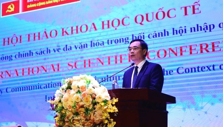 GS.TS Dương Trung Ý, Phó Giám đốc Học viện Chính trị quốc gia Hồ Chí Minh phát biểu chào mừng Hội thảo. GS.TS Dương Trung Ý, Phó Giám đốc Học viện Chính trị quốc gia Hồ Chí Minh phát biểu chào mừng Hội thảo.