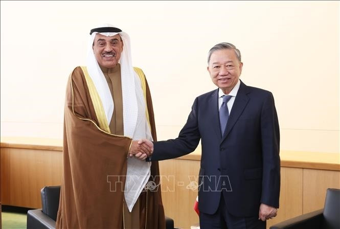 Tổng Bí thư, Chủ tịch nước Tô Lâm tiếp Thái tử Kuwait Sabah Al-Khalid Al-Sabah. Ảnh: Lâm Khánh - TTXVN Tổng Bí thư, Chủ tịch nước Tô Lâm tiếp Thái tử Kuwait Sabah Al-Khalid Al-Sabah. Ảnh: Lâm Khánh - TTXVN