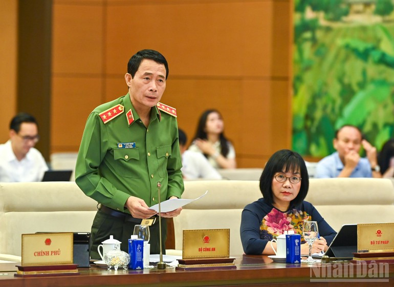 Thứ trưởng Công an, Thượng tướng Lê Quốc Hùng. (Ảnh: DUY LINH) Thứ trưởng Công an, Thượng tướng Lê Quốc Hùng. (Ảnh: DUY LINH)