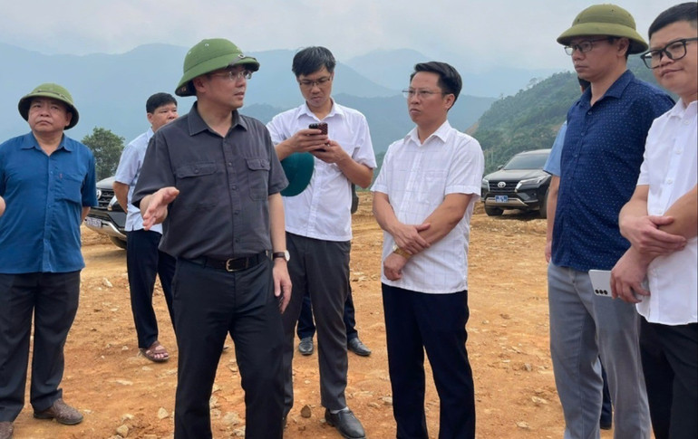 Đồng chí Nguyễn Đăng Bình, Phó Bí thư Tỉnh ủy, Chủ tịch UBND tỉnh kiểm tra tiến độ công trình giao thông trọng điểm. 0b3ceb6b80c1269f7fd0-2164.jpg