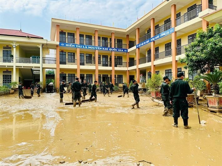 Một trường học bị ngập trong bùn, đất tại Lào Cai (Ảnh: Bộ Giáo dục và Đào tạo) 1-8864-8576.jpeg