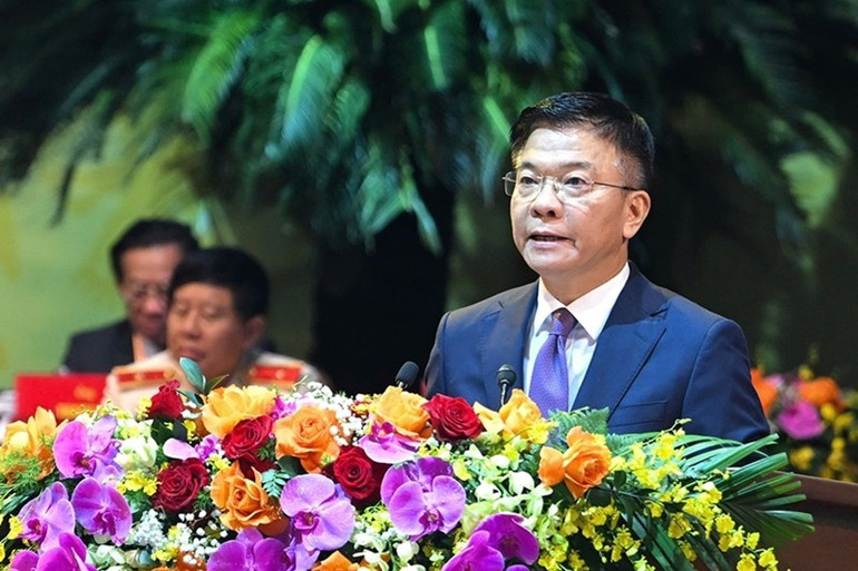 Ủy viên Trung ương Đảng, Phó Thủ tướng Chính phủ Lê Thành Long phát biểu tại phiên bế mạc. Ủy viên Trung ương Đảng, Phó Thủ tướng Chính phủ Lê Thành Long phát biểu tại phiên bế mạc.
