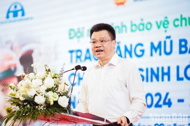 Ông Lê Kim Thành, Phó Chủ tịch chuyên trách Ủy ban An toàn giao thông quốc gia phát biểu. Ông Lê Kim Thành, Phó Chủ tịch chuyên trách Ủy ban An toàn giao thông quốc gia phát biểu.