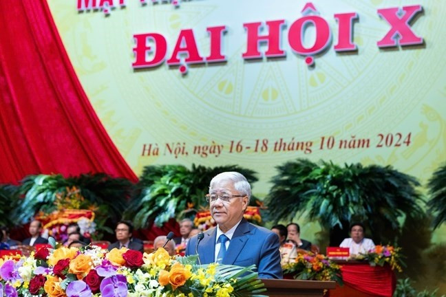 Ông Đỗ Văn Chiến, Ủy viên Bộ Chính trị, Bí thư Trung ương Đảng, Chủ tịch Ủy ban Trung ương MTTQ Việt Nam khóa X phát biểu bế mạc Đại hội. Ông Đỗ Văn Chiến, Ủy viên Bộ Chính trị, Bí thư Trung ương Đảng, Chủ tịch Ủy ban Trung ương MTTQ Việt Nam khóa X phát biểu bế mạc Đại hội.