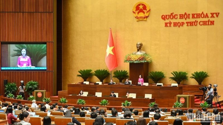 Phó Chủ tịch Quốc hội Nguyễn Thị Thanh điều hành phiên họp. (Ảnh: BÙI GIANG) bgp-8190-5002-7310.jpg