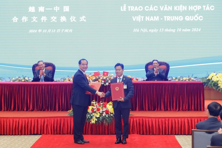 Hai Thủ tướng chứng kiến trao Bản ghi nhớ hợp tác toàn diện giữa Đại học Quốc gia Hà Nội và Đại học Bắc Kinh, Trung Quốc - Ảnh: VGP/Nhật Bắc Hai Thủ tướng chứng kiến trao Bản ghi nhớ hợp tác toàn diện giữa Đại học Quốc gia Hà Nội và Đại học Bắc Kinh, Trung Quốc - Ảnh: VGP/Nhật Bắc