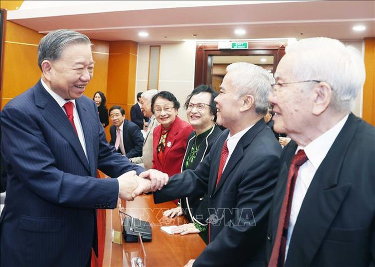 Tổng Bí thư Tô Lâm với các đại biểu. Ảnh: TTXVN Tổng Bí thư Tô Lâm với các đại biểu. Ảnh: TTXVN