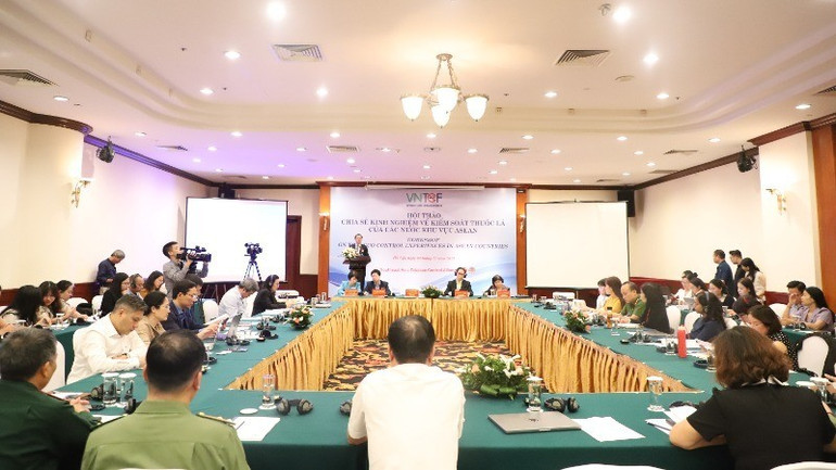 Quang cảnh hội thảo. 1730708657045-185.jpg