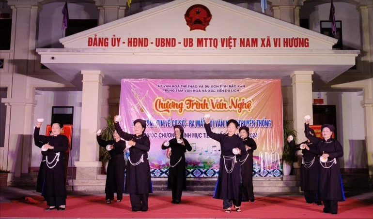 Thực hiện Dự án 6, thôn Nà Pái (xã Vi Hương, huyện Bạch Thông) đã được thành lập Đội văn nghệ hát then, đàn tính. van-nghe-xa-vi-huong.jpg