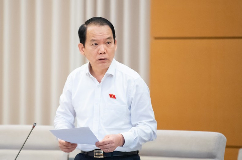 Chủ nhiệm Ủy ban Pháp luật và Tư pháp Hoàng Thanh Tùng. Chủ nhiệm Ủy ban Pháp luật và Tư pháp Hoàng Thanh Tùng.