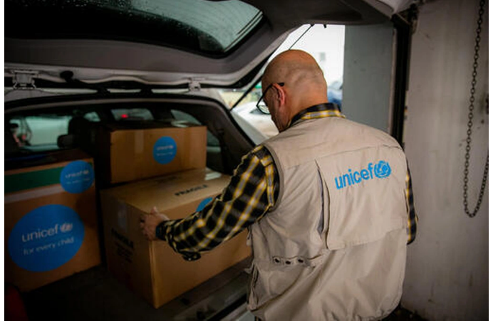 UNICEF khẩn cấp hỗ trợ nước sạch cho các vùng chịu ảnh hưởng bão lũ. (Ảnh: UNICEF) UNICEF khẩn cấp hỗ trợ nước sạch cho các vùng chịu ảnh hưởng bão lũ. (Ảnh: UNICEF)