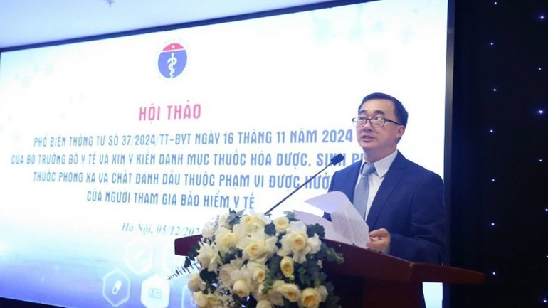 Thứ trưởng Bộ Y tế Trần Văn Thuấn phát biểu tại hội thảo. Thứ trưởng Bộ Y tế Trần Văn Thuấn phát biểu tại hội thảo.