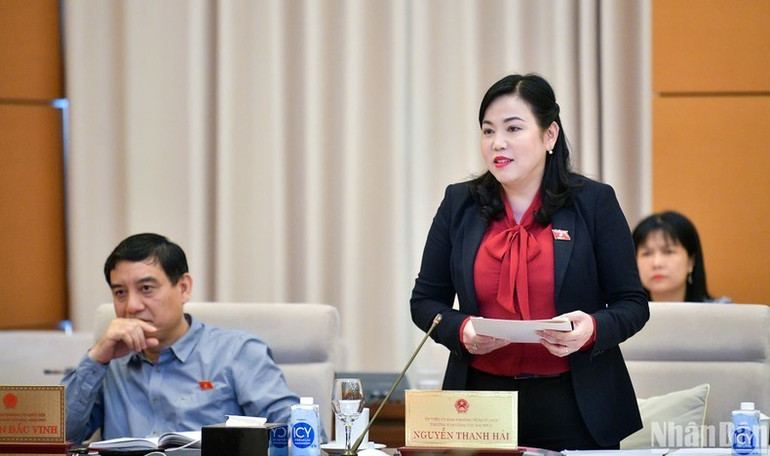 Trưởng Ban Công tác đại biểu Nguyễn Thanh Hải báo cáo tại phiên họp. (Ảnh: DUY LINH) Trưởng Ban Công tác đại biểu Nguyễn Thanh Hải báo cáo tại phiên họp. (Ảnh: DUY LINH)