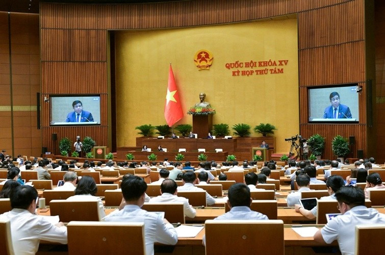 Các đại biểu làm việc tại Hội trường. (Ảnh: TL) 5.jpg