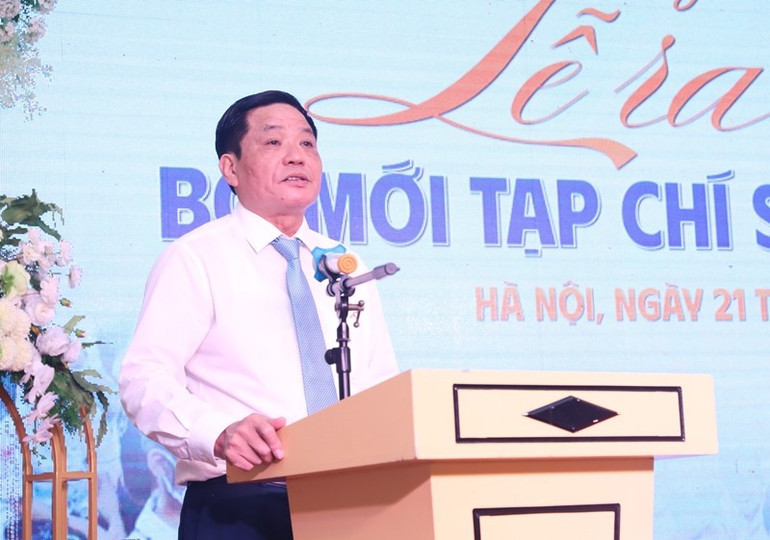 Tổng Biên tập Tạp chí Sức khỏe trẻ em Trần Doãn Tiến nhấn mạnh thông điệp "Tạp chí Sức khỏe trẻ em - Vì nụ cười trẻ em". Tổng Biên tập Tạp chí Sức khỏe trẻ em Trần Doãn Tiến nhấn mạnh thông điệp "Tạp chí Sức khỏe trẻ em - Vì nụ cười trẻ em".