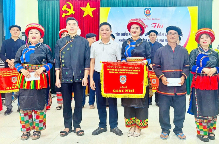 Sở Tư pháp phối hợp tổ chức Cuộc thi tìm hiểu pháp luật về hôn nhân và gia đình; phòng, chống xâm hại trẻ em tại xã Quảng Khê (Ba Bể). quang-khe.jpg