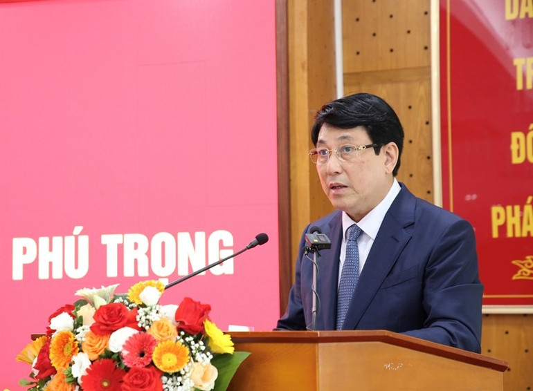 Đồng chí Lương Cường, Ủy viên Bộ Chính trị, Thường trực Ban Bí thư phát biểu tại buổi Lễ. Đồng chí Lương Cường, Ủy viên Bộ Chính trị, Thường trực Ban Bí thư phát biểu tại buổi Lễ.