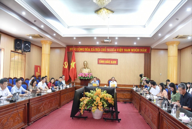 Đại biểu dự Chương trình tại điểm cầu tỉnh Bắc Kạn. nik-4383-3056-2538.jpg