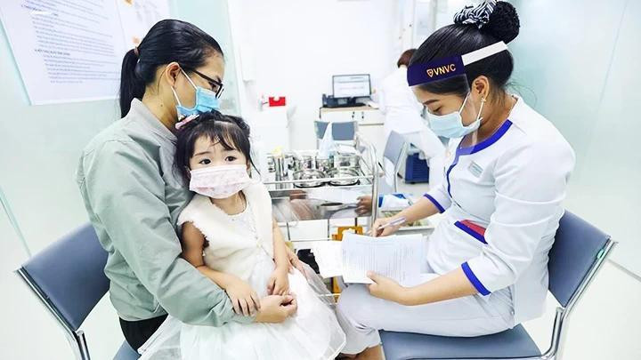 Bộ Y tế vừa có văn bản gửi UBND các tỉnh, thành phố về việc triển khai tiêm vaccine phòng bệnh sởi. 31-4681jpg-5361-490.jpg