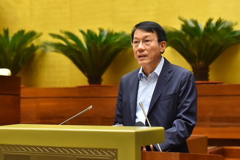 Bộ trưởng Công an Lương Tam Quang, thừa ủy quyền của Thủ tướng Chính phủ trình bày Báo cáo về công tác phòng, chống tội phạm năm 2024. (Ảnh: THỦY NGUYÊN) Bộ trưởng Công an Lương Tam Quang, thừa ủy quyền của Thủ tướng Chính phủ trình bày Báo cáo về công tác phòng, chống tội phạm năm 2024. (Ảnh: THỦY NGUYÊN)