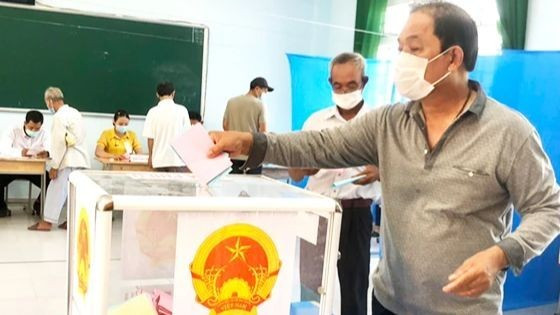 Ảnh minh họa: Cử tri huyện đảo Lý Sơn (Quảng Ngãi) đi bầu cử. (Ảnh: HIỂN CỪ) bau-cu-6441-9126.jpg