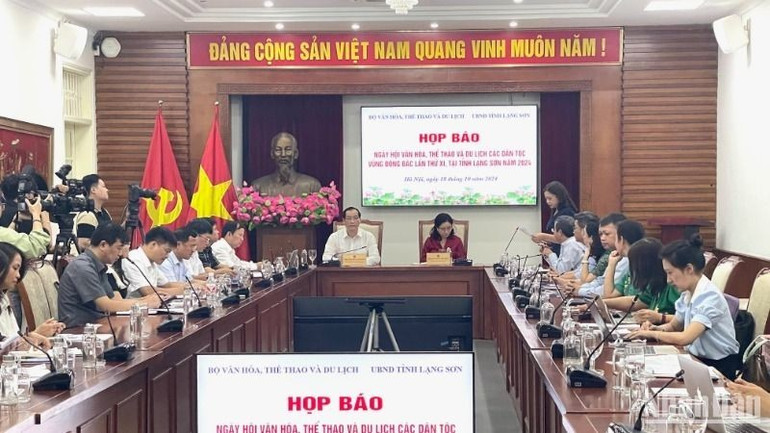 Quang cảnh họp báo. img-3319-8500-3976.jpg