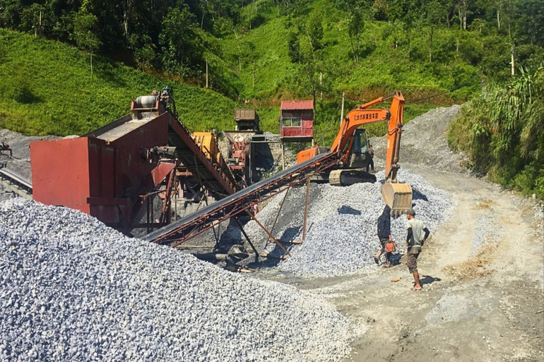 Các doanh nghiệp sản xuất VLXD trên địa bàn tỉnh hiện nay chỉ đáp ứng được một phần nhỏ sản lượng vật liệu so với nhu cầu thực tế. 2.jpg