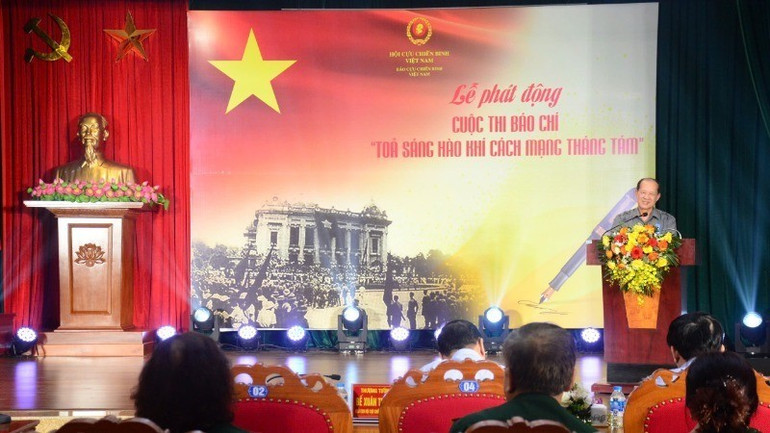 Thượng tướng Bế Xuân Trường, Chủ tịch Hội Cựu chiến binh Việt Nam phát biểu tại lễ phát động. z6583302646400-37b7f6f6b723e556d4185128060b567a-9840-1825-7108-558-6419-6135.jpg