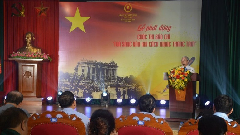 Ban Tổ chức công bố thể lệ cuộc thi. Ban Tổ chức công bố thể lệ cuộc thi.
