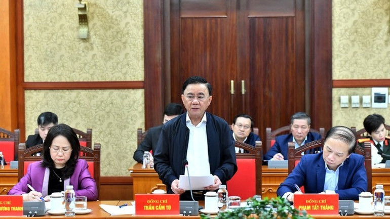 Đồng chí Trần Cẩm Tú, Ủy viên Bộ Chính trị, Thường trực Ban Bí thư, Trưởng Tiểu ban Tổ chức phục vụ Đại hội XIV của Đảng phát biểu chỉ đạo tại phiên họp. a1cdsc-1312-1282-7523-5228-6872.jpg