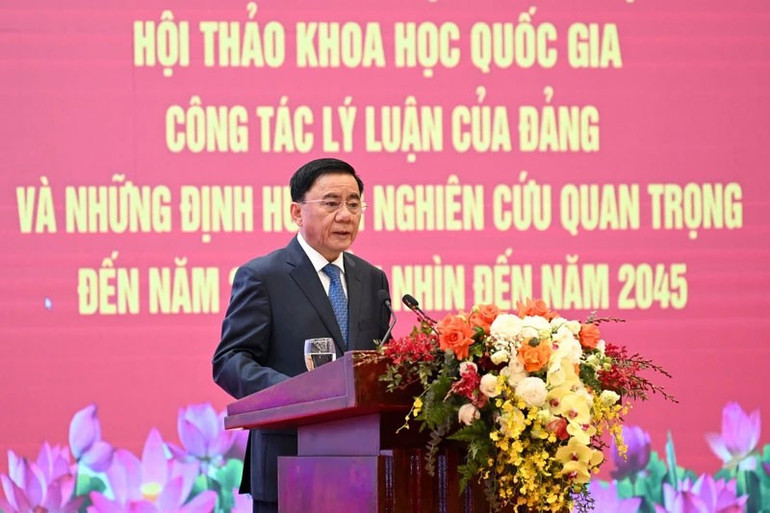 Đồng chí Trần Cẩm Tú, Ủy viên Bộ Chính trị, Thường trực Ban Bí thư phát biểu chỉ đạo Hội thảo. (Ảnh: THẾ ĐẠI) 78.jpg