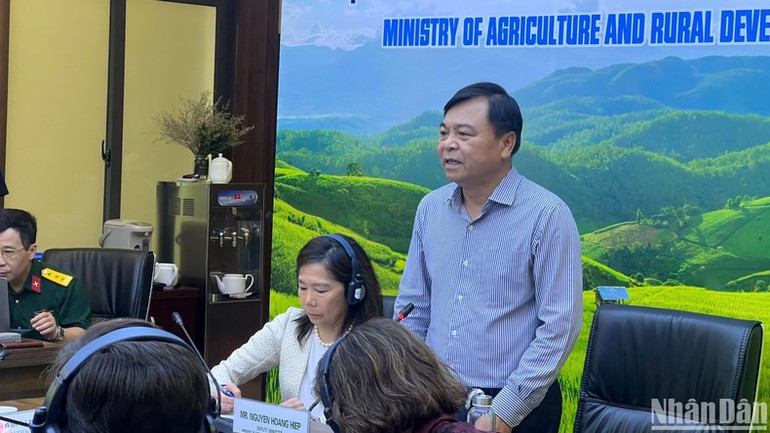 Thứ trưởng Bộ Nông nghiệp và Phát triển nông thôn, Nguyễn Hoàng Hiệp chia sẻ về bão số 3 và những thiệt hại nặng nề do bão gây ra. Thứ trưởng Bộ Nông nghiệp và Phát triển nông thôn, Nguyễn Hoàng Hiệp chia sẻ về bão số 3 và những thiệt hại nặng nề do bão gây ra.