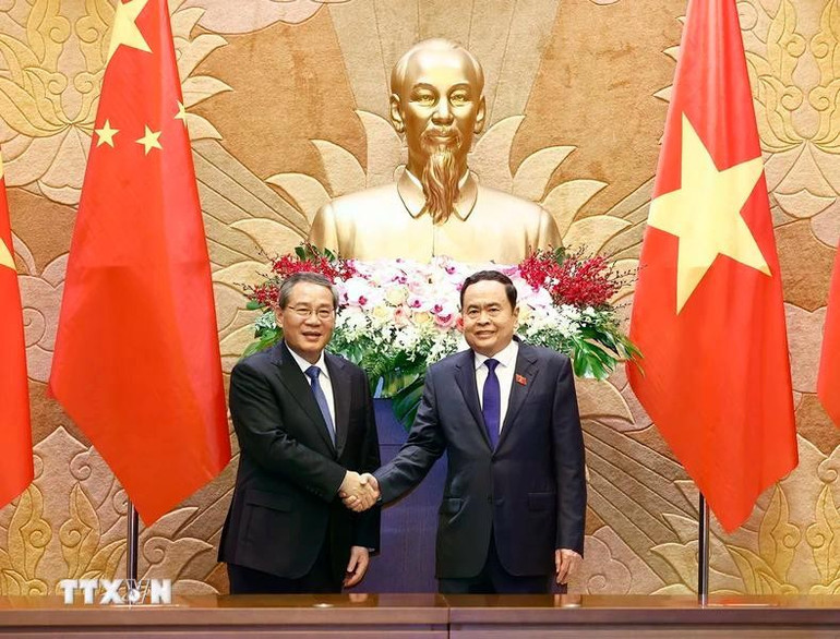 Chủ tịch Quốc hội Trần Thanh Mẫn đã có cuộc hội kiến với Thủ tướng Quốc vụ viện Trung Quốc Lý Cường. Ảnh: TTXVN. Chủ tịch Quốc hội Trần Thanh Mẫn đã có cuộc hội kiến với Thủ tướng Quốc vụ viện Trung Quốc Lý Cường. Ảnh: TTXVN.