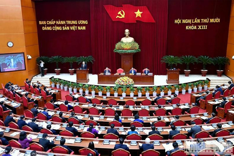 Phiên khai mạc Hội nghị lần thứ 10 Ban Chấp hành Trung ương Đảng Cộng sản Việt Nam khóa XIII. (Ảnh: Đăng Khoa) Phiên khai mạc Hội nghị lần thứ 10 Ban Chấp hành Trung ương Đảng Cộng sản Việt Nam khóa XIII. (Ảnh: Đăng Khoa)