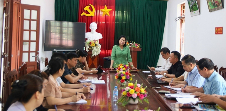 Đồng chí Phương Thị Thanh, Phó Bí thư Thường trực Tỉnh ủy, Chủ tịch HĐND tỉnh chủ trì buổi làm việc với Đảng ủy, UBND thị trấn Nà Phặc. 1-4616.jpg