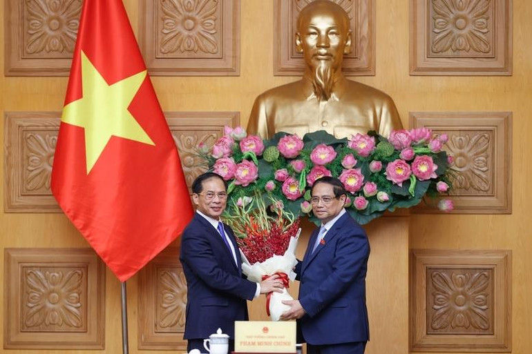 Thủ tướng Phạm Minh Chính chúc mừng đồng chí Bùi Thanh Sơn được bổ nhiệm giữ chức Phó Thủ tướng Chính phủ Thủ tướng Phạm Minh Chính chúc mừng đồng chí Bùi Thanh Sơn được bổ nhiệm giữ chức Phó Thủ tướng Chính phủ