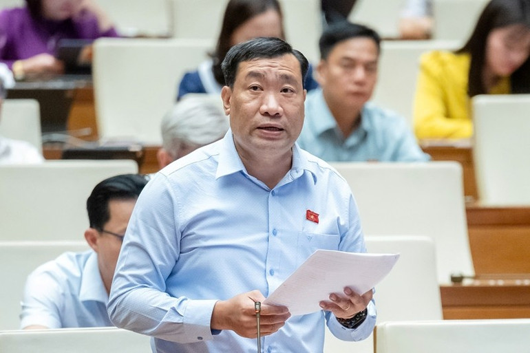 Đại biểu Thạch Phước Bình (Đoàn ĐBQH tỉnh Trà Vinh) phát biểu tại hội trường chiều 23/10. Ảnh: QH Đại biểu Thạch Phước Bình (Đoàn ĐBQH tỉnh Trà Vinh) phát biểu tại hội trường chiều 23/10. Ảnh: QH